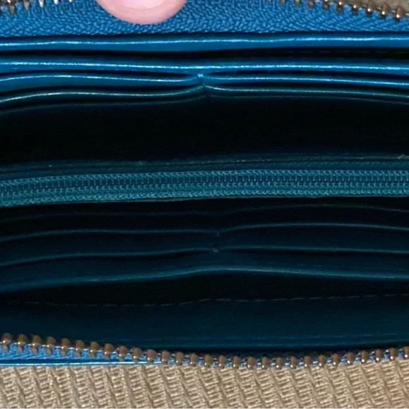 Fossil Blue Wallet with Hedgehog Design - Picture 3 of 5